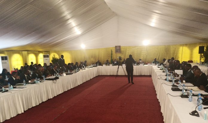 Concertation politique&nbsp;: à huis clos, les points d’accord connus qu’au terme des travaux