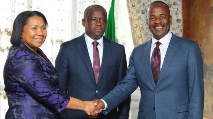 Gabon&nbsp;: Sur fond de scandale, le gouverneur Nguema N’nang cède son poste à Assengone Obame 