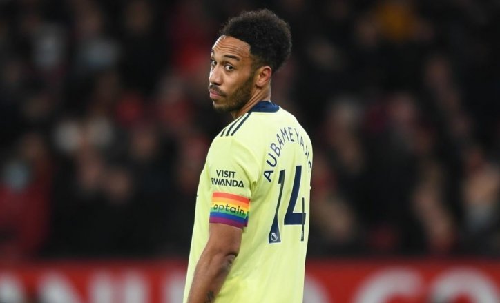 Aubameyang écarté du terrain samedi par Arsenal pour mauvais comportement