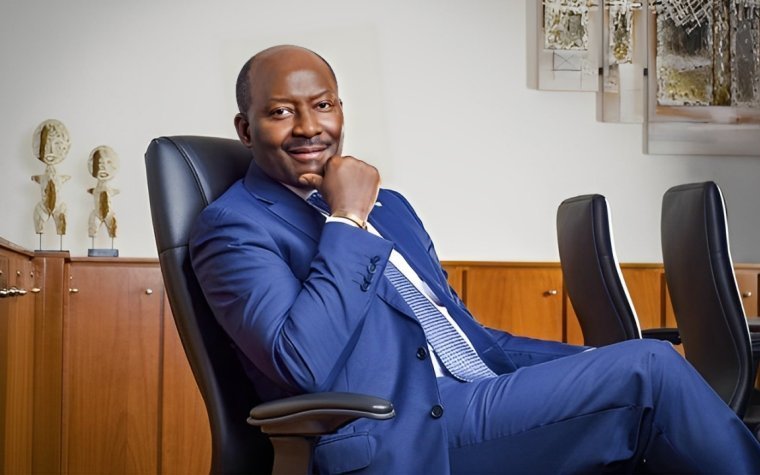 Oyima à l’Economie et PDG de BGFIBank&nbsp;: un cumul qui fait déjà tousser la Ve République&nbsp;!