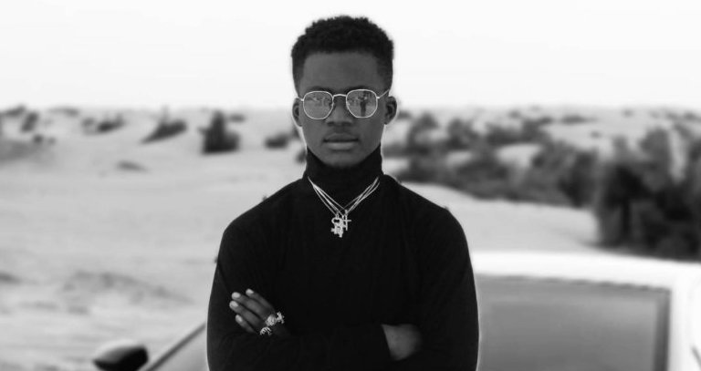 Un humoriste web roule dans la farine la police gabonaise après un gag sur le chanvre