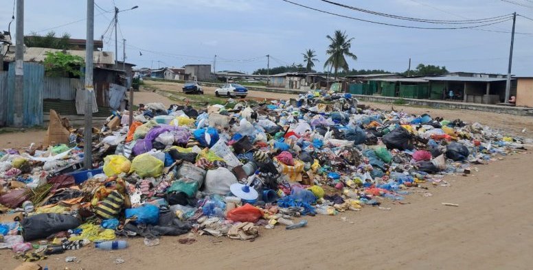 Port-Gentil suffoque sous les ordures&nbsp;: le SOS du délégué spécial au président de la transition