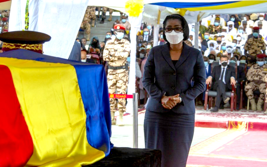 Ossouka Raponda envoyée d’Ali Bongo et de sa femme aux obsèques d’Idriss Déby