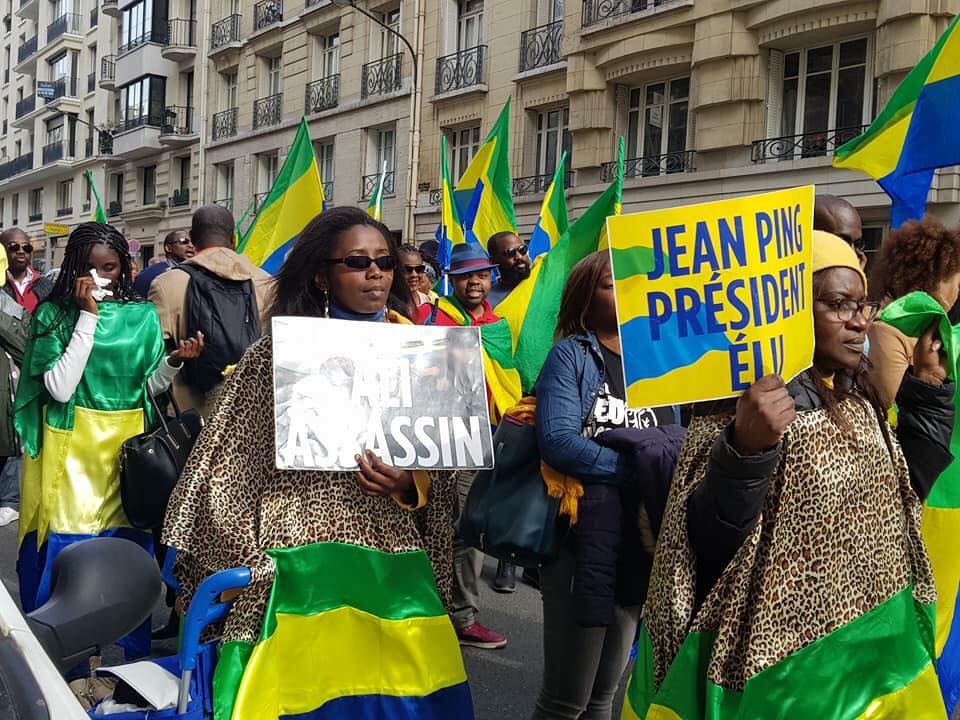 Les Gabonais continuent de manifester à Paris contre la réélection controversée d’Ali Bongo